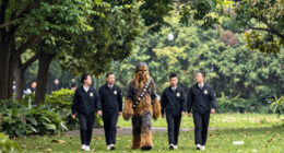 TIL Peter Mayhew, who played Chewbacca, was escorted by crew members wearing brightly colored vests and told not to wander off set wearing his costume while on location for 'Return of the Jedi' Endor scenes, so that hunters in the California redwood forests would not mistake him for Bigfoot.